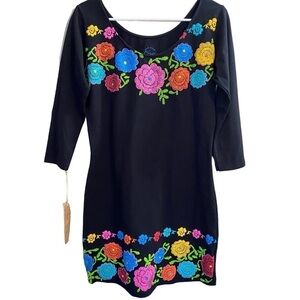 KM Cultural Heritage Black Colorful Embroidery Size Large Form Fitt…NEW